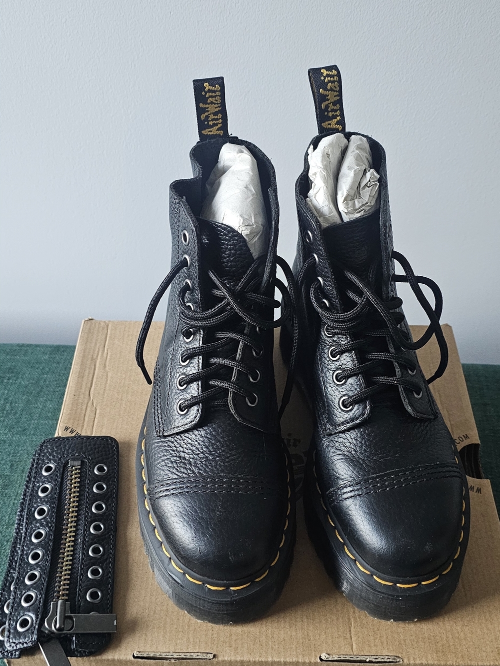 Dr. Martens SINCLAIR Milled Nappa Black Size 7 - Picture 2 of 8